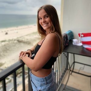 Meet your Posher, Abby